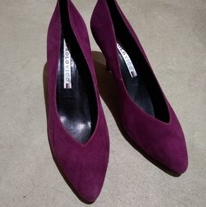 Violet Pointy-Toed True Vintage Pumps